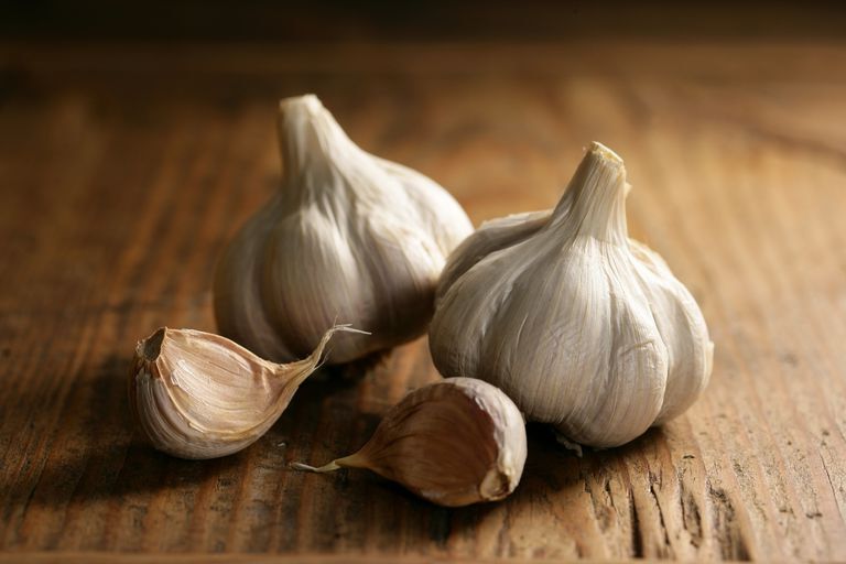 آیا سیر نفاخ است ؟ بررسی علمی و تغذیه‌ای